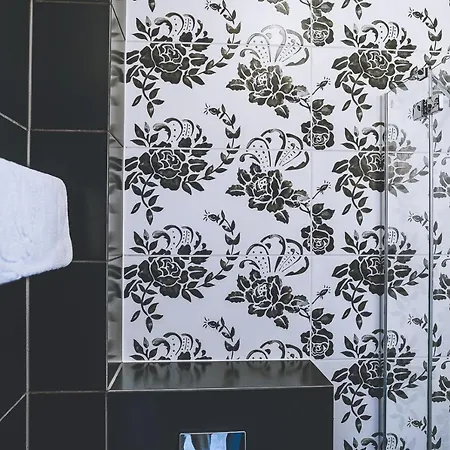 Owca Z Widokiem Spalona